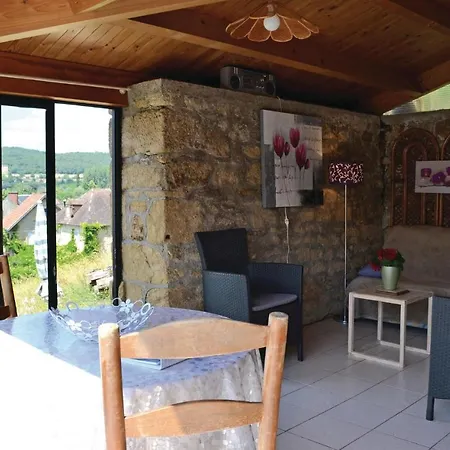 Holiday home Cozy In With Wifi Cenac-et-Saint-Julien