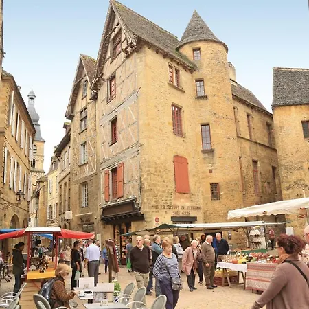 Stunning In Cénac-et-Saint-Julien